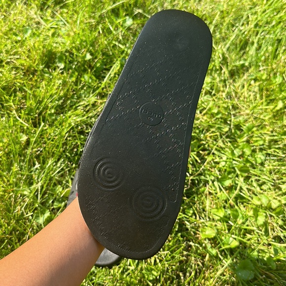 Gucci pool slides - Picture 3 of 4